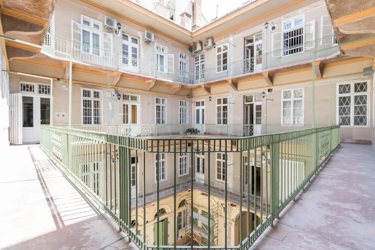 Leda'S Apartment Next To The Danube And Fashion Street Budapest Hungary